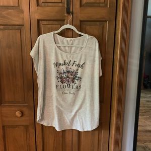 Graphic T-shirt (flowers)